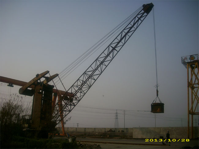 電動(dòng)浮式起重機(jī)